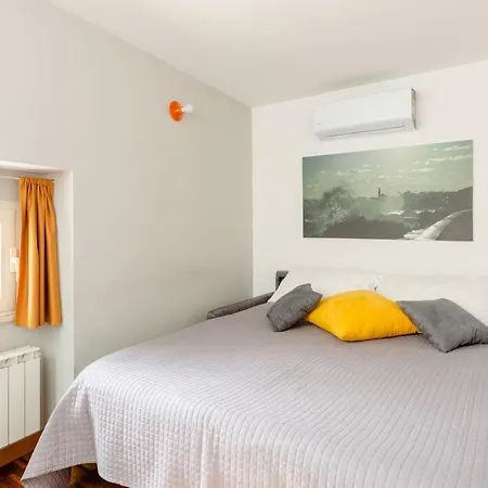 Just Here - La Mansarda Μπάρι