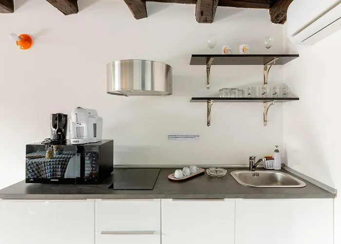 דירה Just Here - La Mansarda בארי